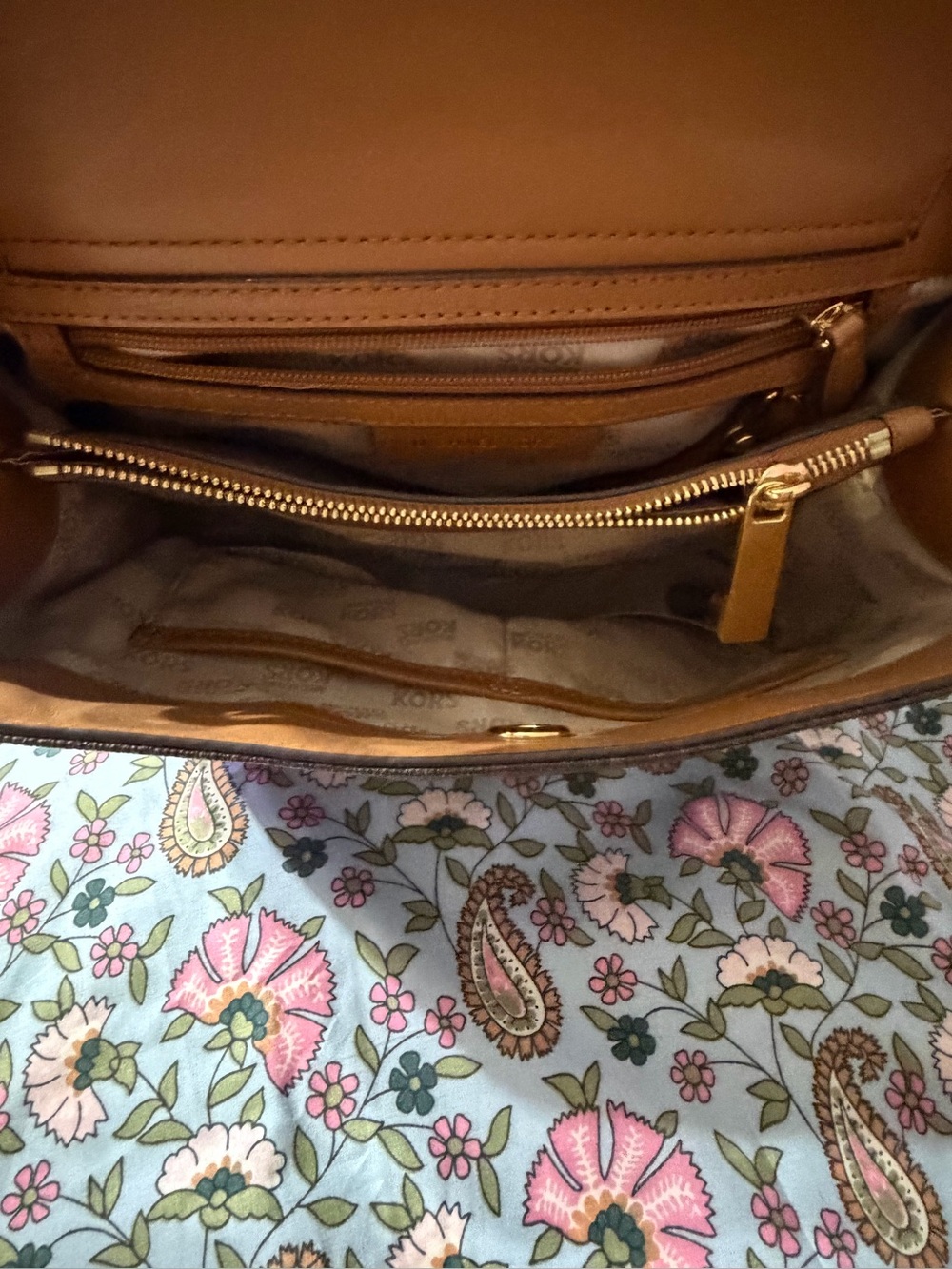 Michael Kors Christina Signature Logo Shoulder Bag - Picture 4 of 5